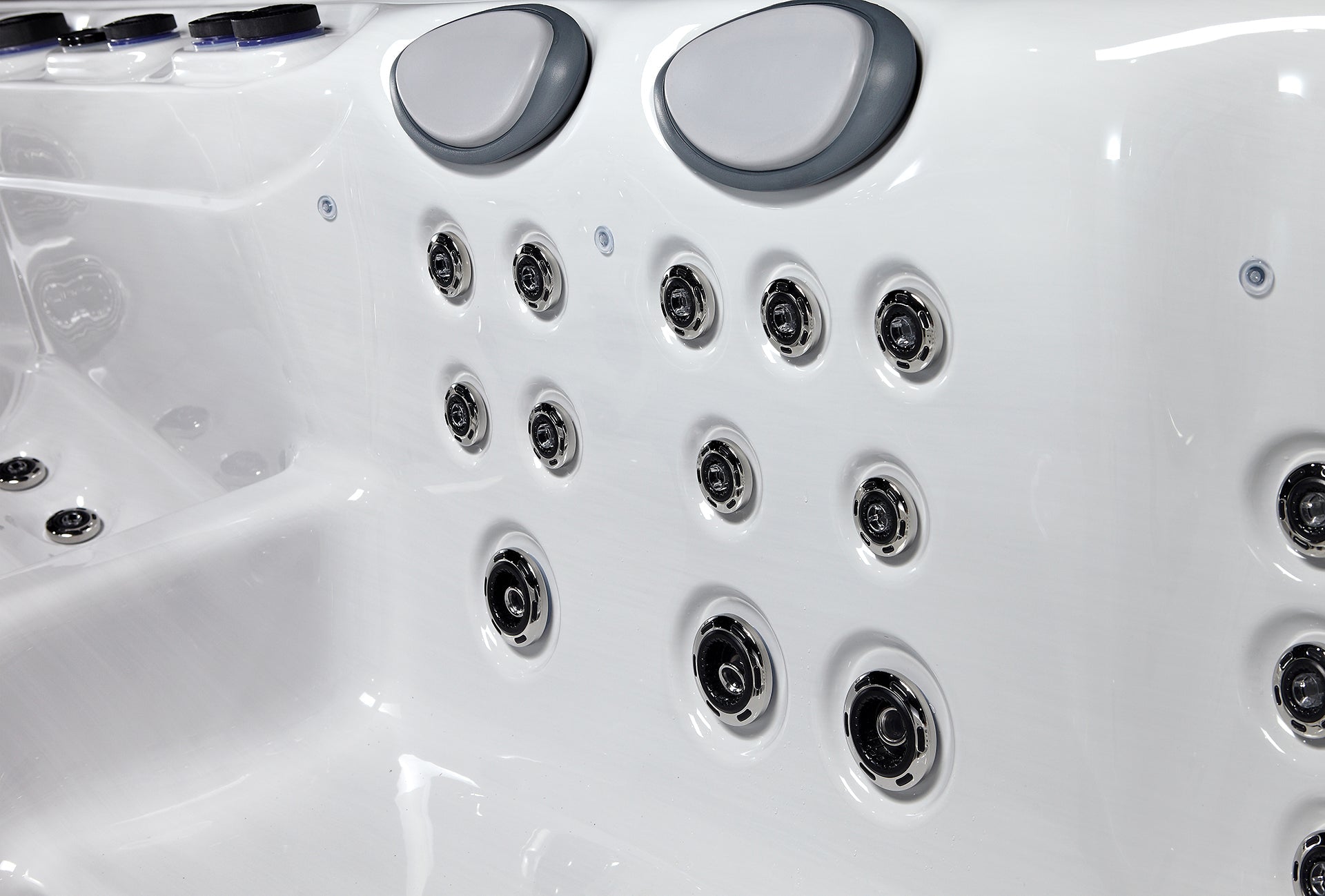 Dominion Spas | P91 Hot Tub - Warehouse Guys