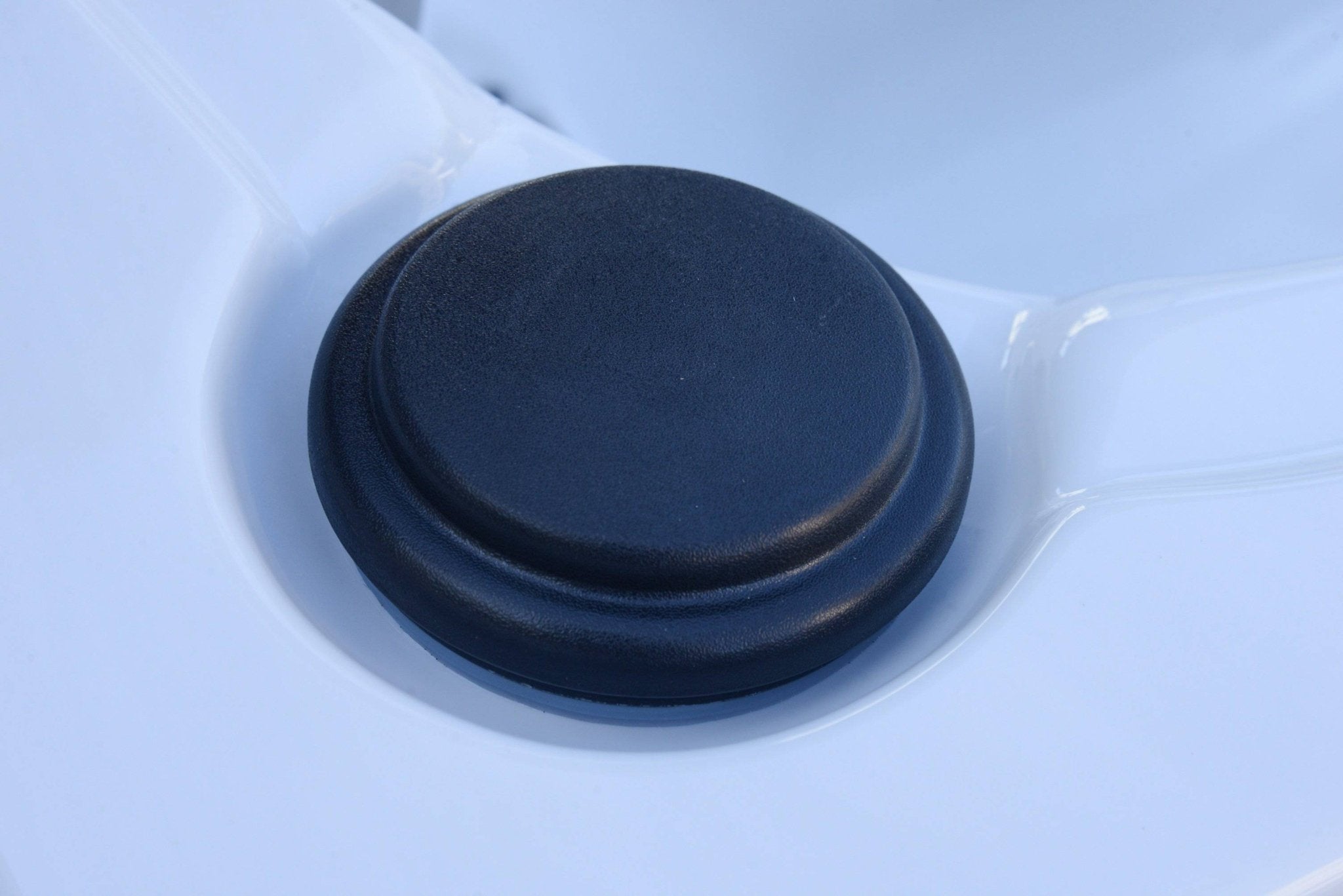 Dominion Spas | DL65 Hot Tub - Warehouse Guys