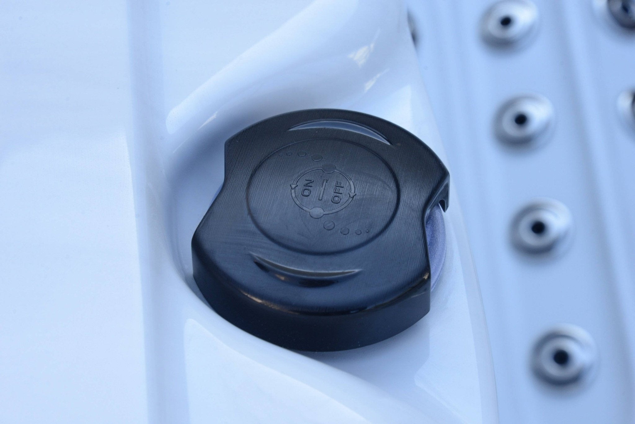 Dominion Spas | DL65 Hot Tub - Warehouse Guys