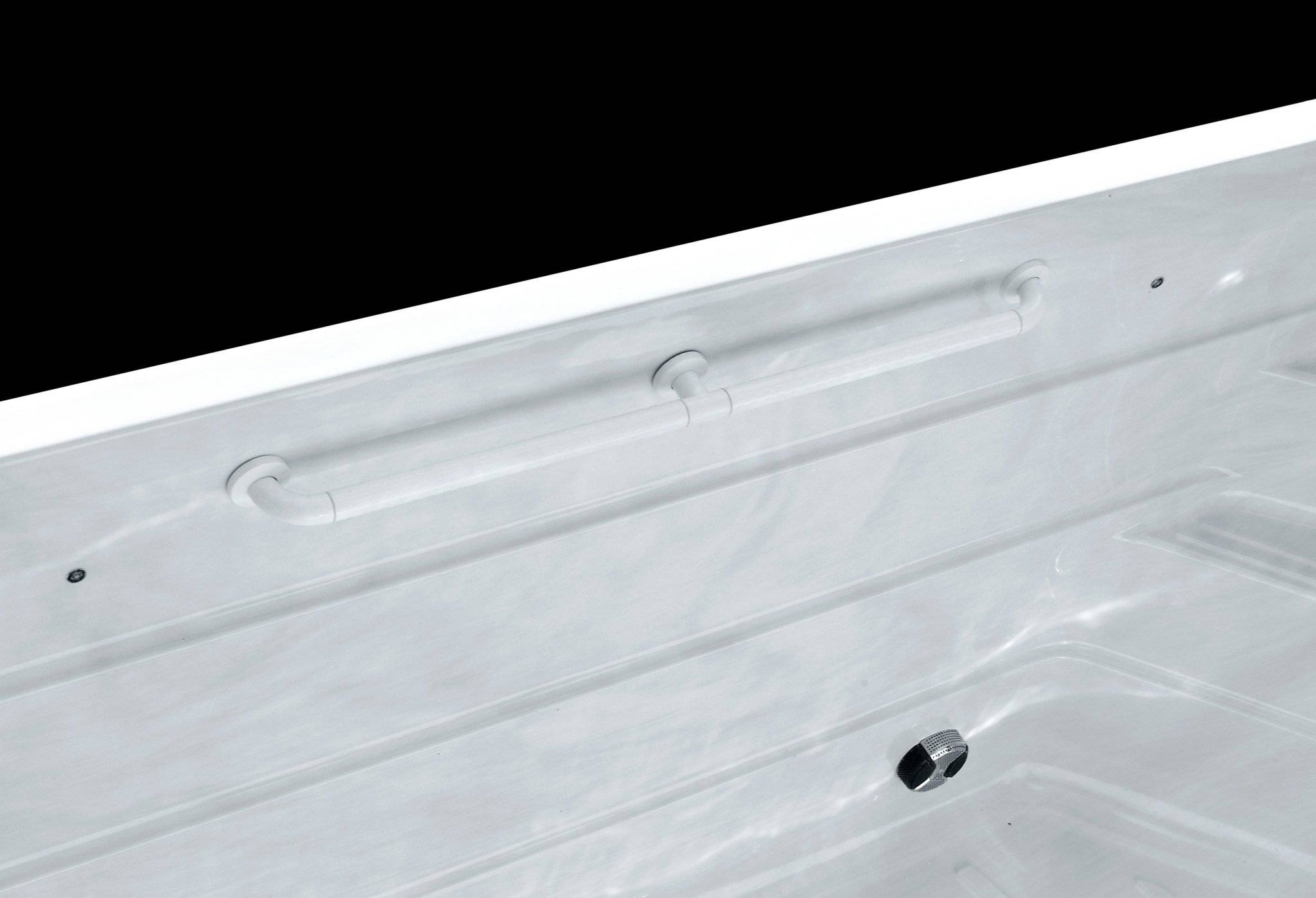 Dominion Spas | DZ19 Swim Spa - Warehouse Guys