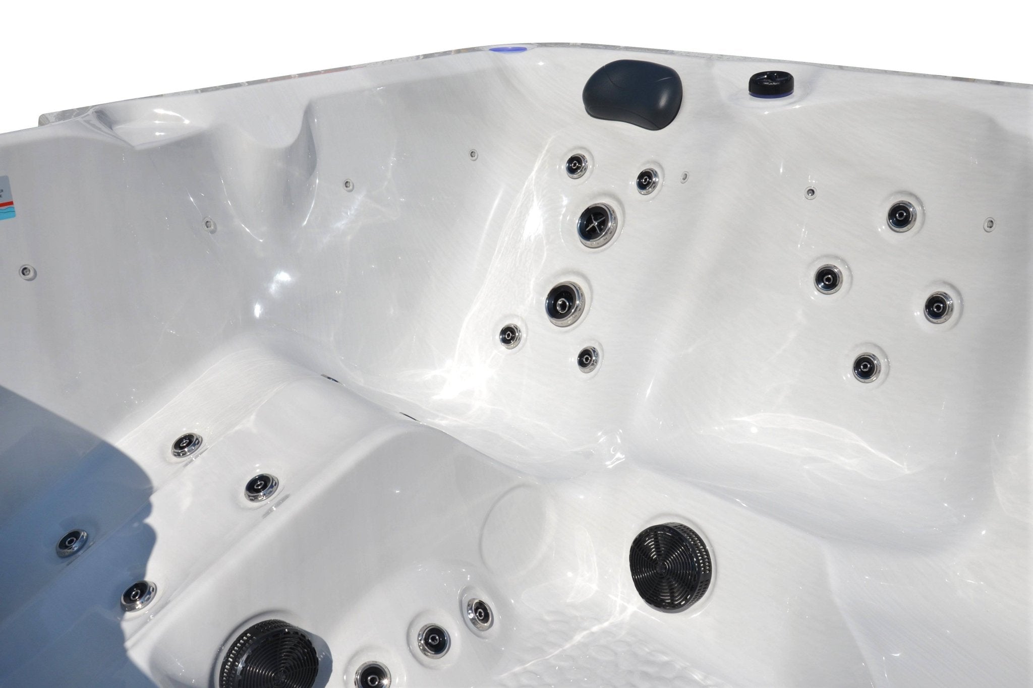 Dominion Spas | L740 Hot Tub - Warehouse Guys