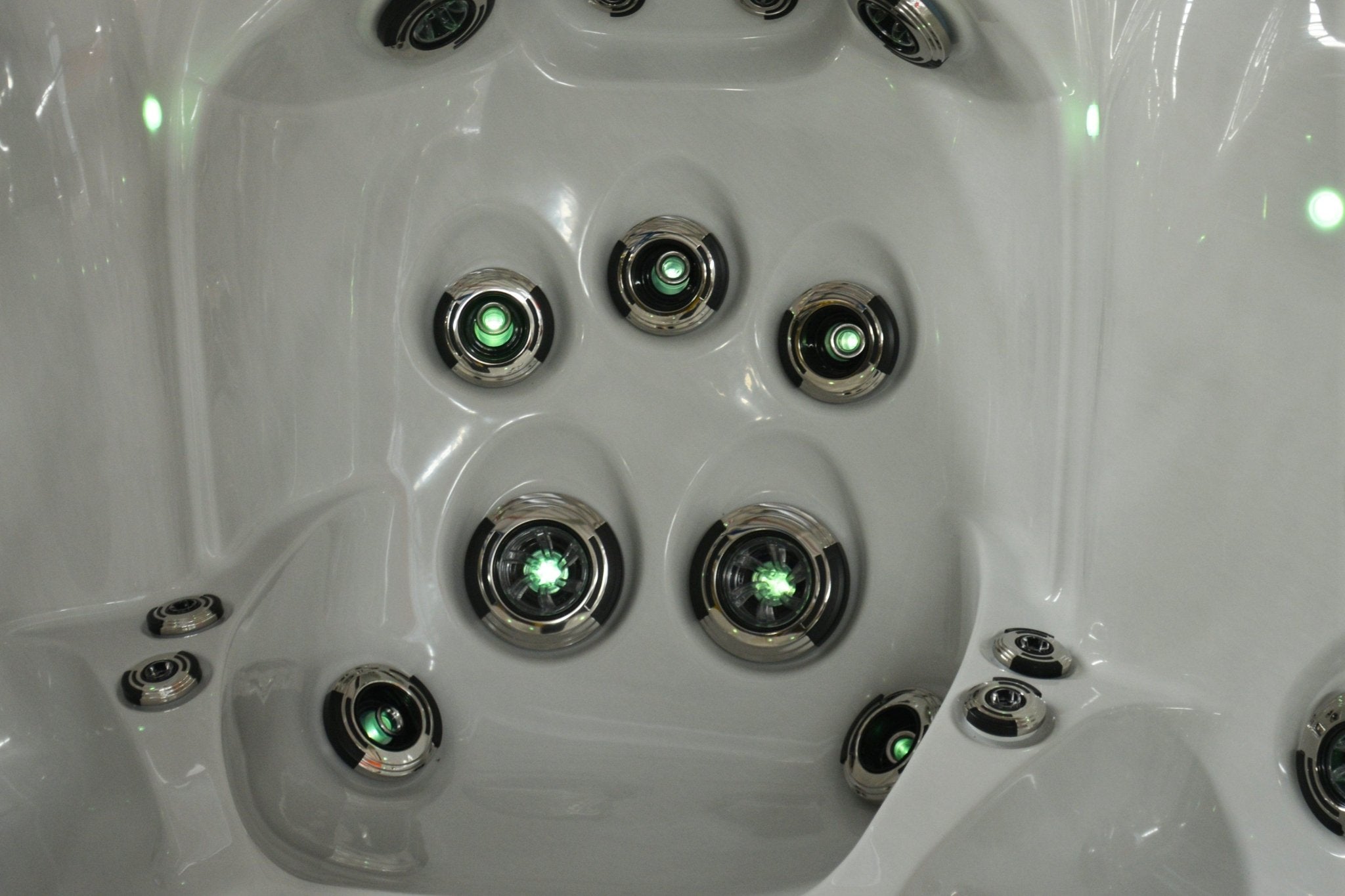 Dominion Spas | L869 Hot Tub - Warehouse Guys