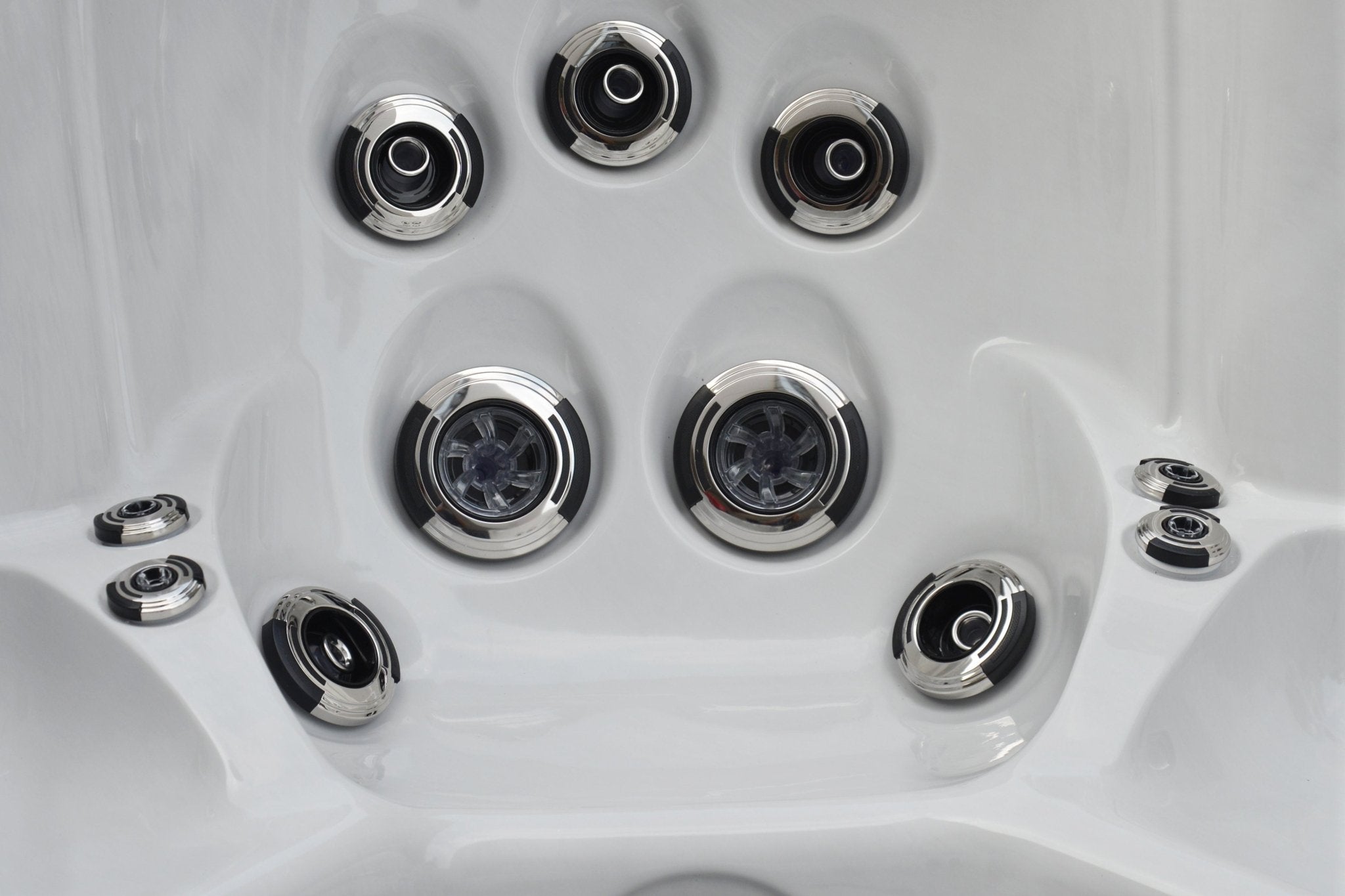 Dominion Spas | L869 Hot Tub - Warehouse Guys