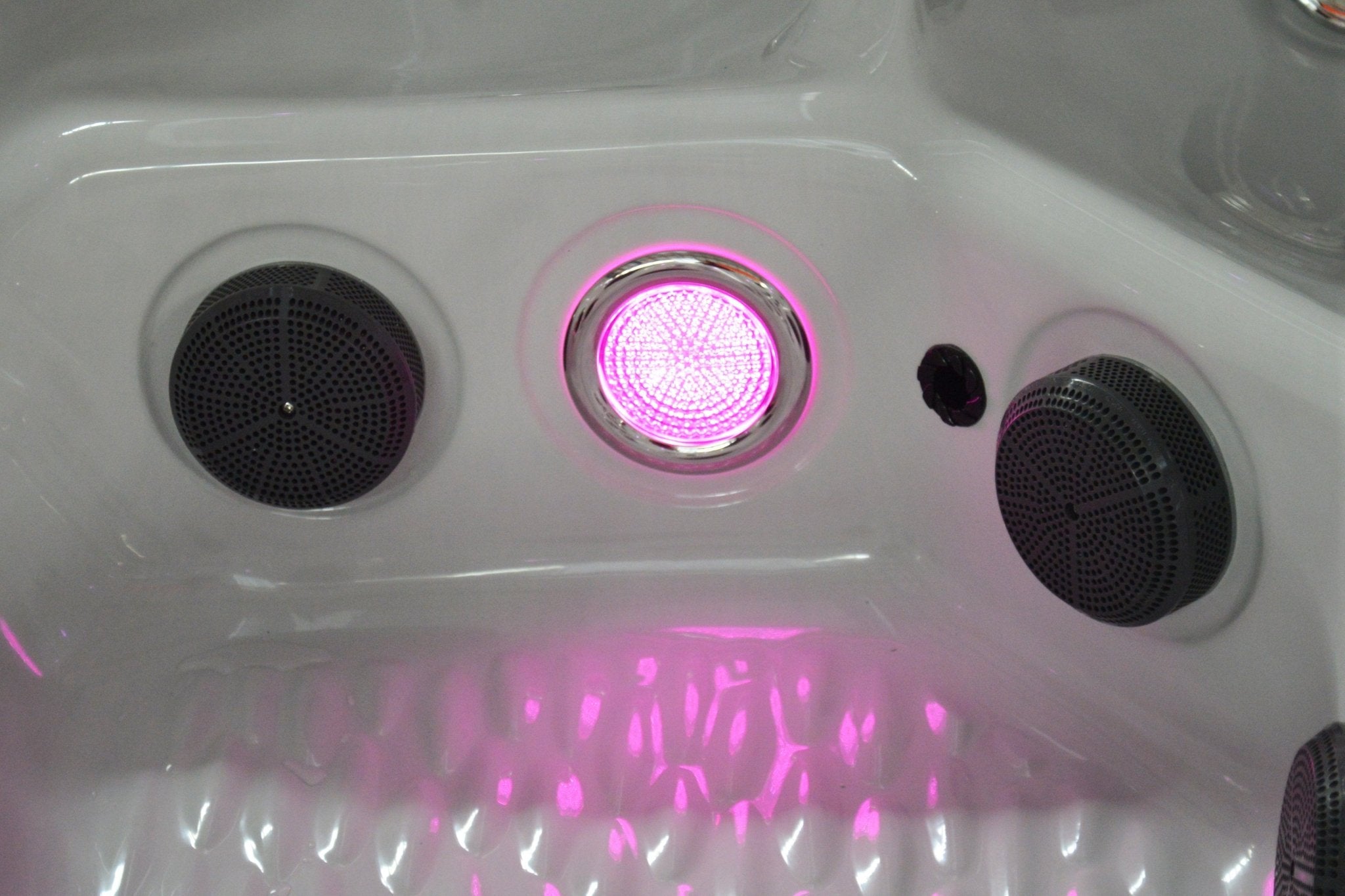 Dominion Spas | L869 Hot Tub - Warehouse Guys