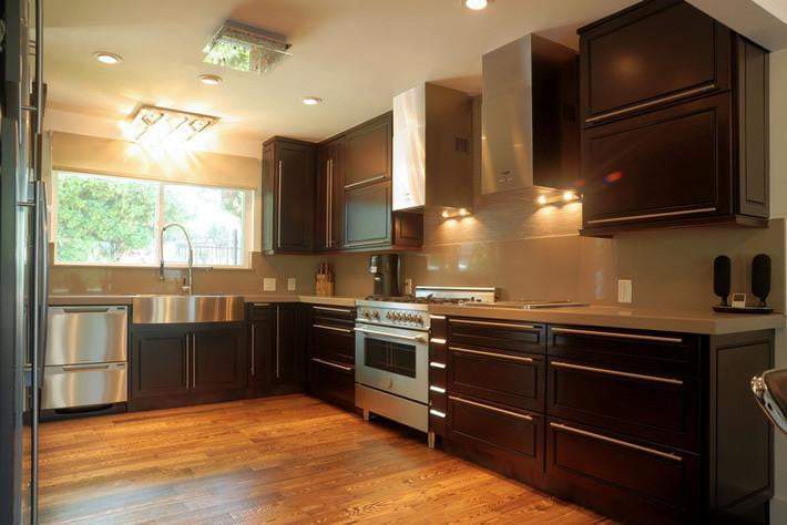 J&K Kitchen Cabinets | Expresso Maple - Warehouse Guys